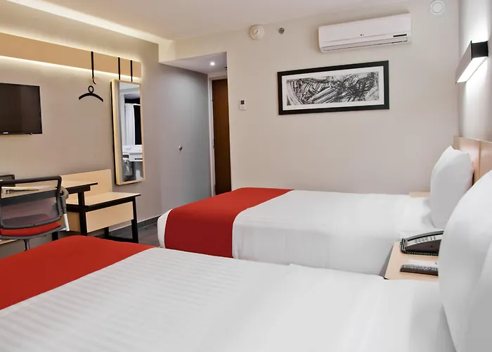 Express By Marriott La Raza Hotel 3*