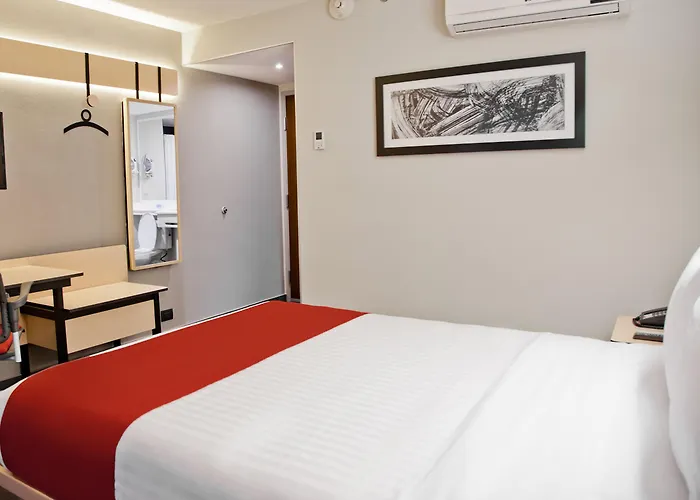 Express By Marriott La Raza Hotel 3*