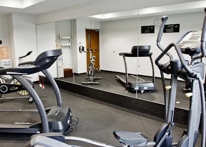 Hotel Express By Marriott La Raza 3*