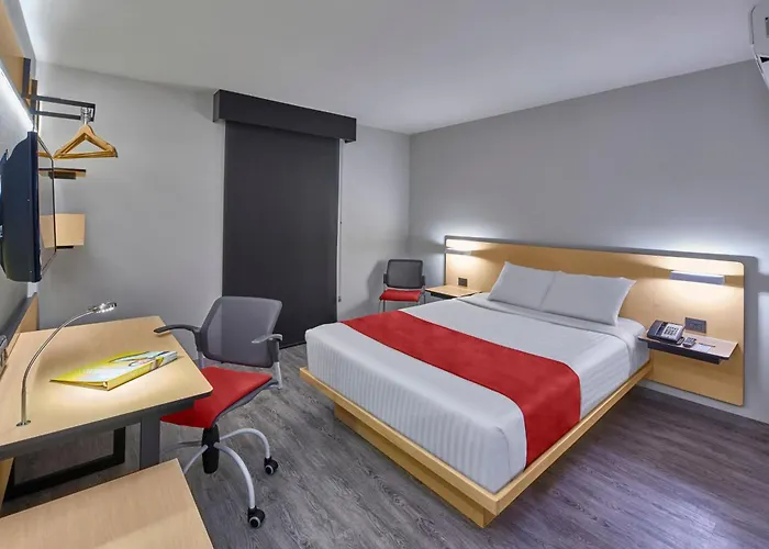 Hotel Express By Marriott La Raza