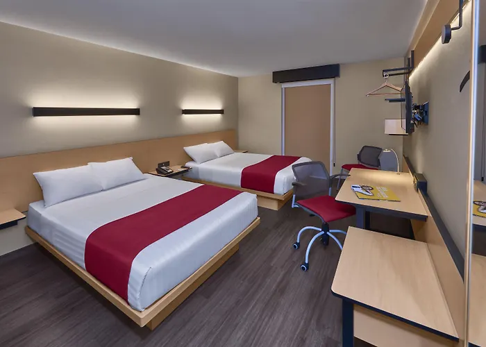 Hotel Express By Marriott La Raza 3*