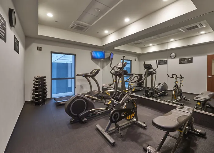 Express By Marriott La Raza