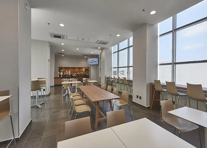 Hotel Express By Marriott La Raza 3*