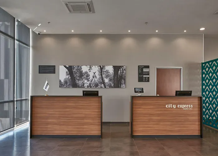 Express By Marriott La Raza Hotel 3*