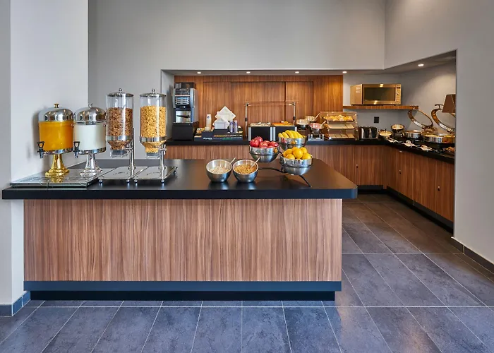 Express By Marriott La Raza