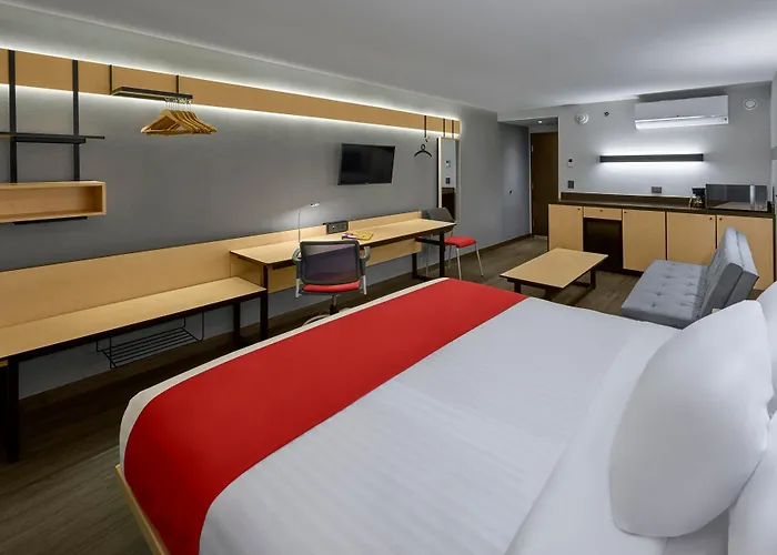 Express By Marriott La Raza 3*
