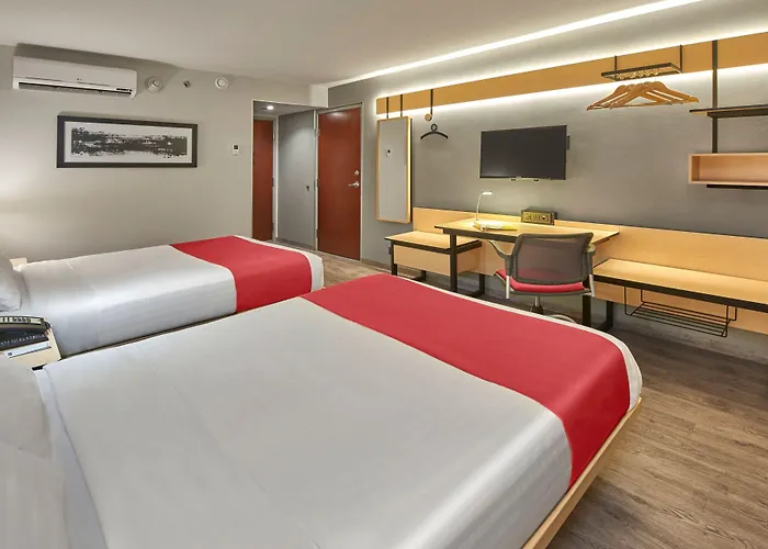 Express By Marriott La Raza Hotel 3*