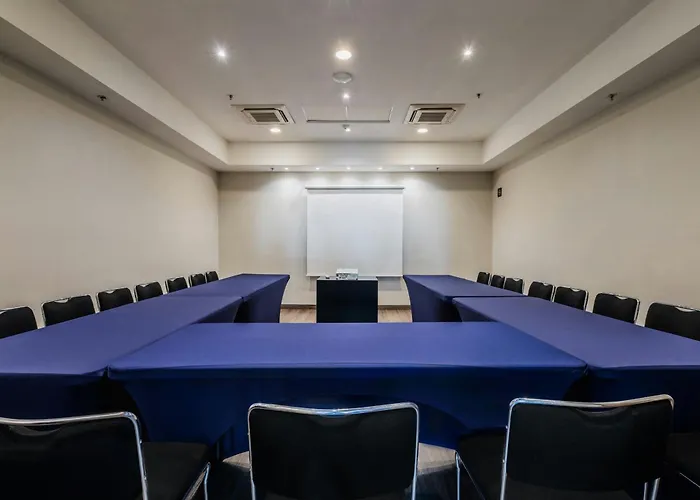 Hotel Express By Marriott La Raza