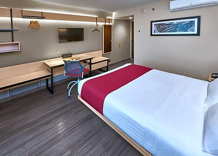 Express By Marriott La Raza