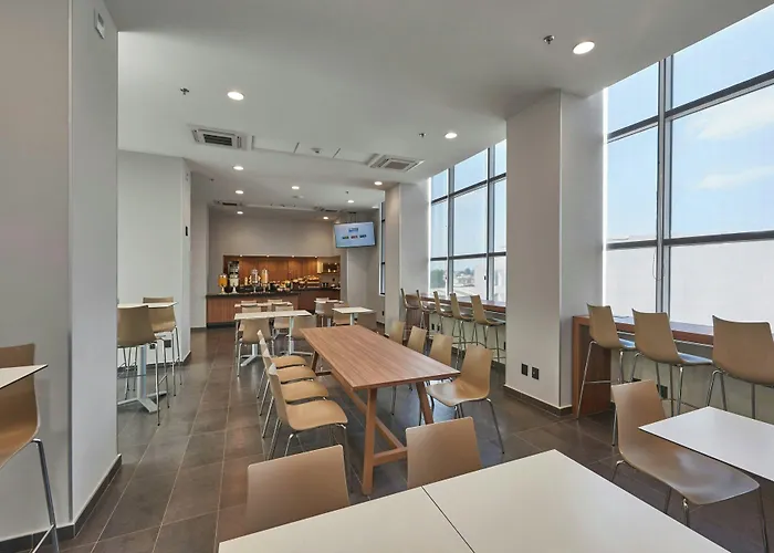 Hotel Express By Marriott La Raza