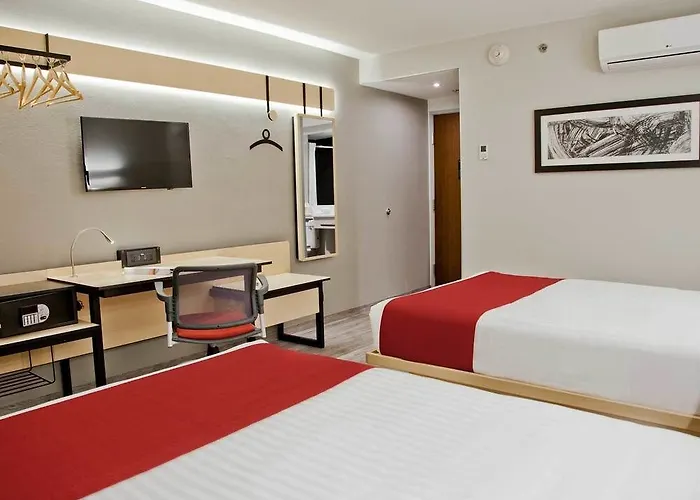 Express By Marriott La Raza Hotel 3*