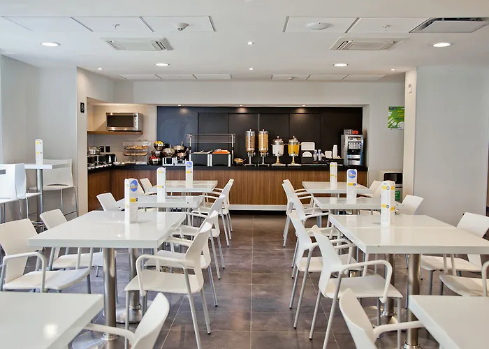 Express By Marriott La Raza