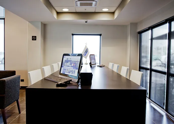 Hotel Express By Marriott La Raza 3*