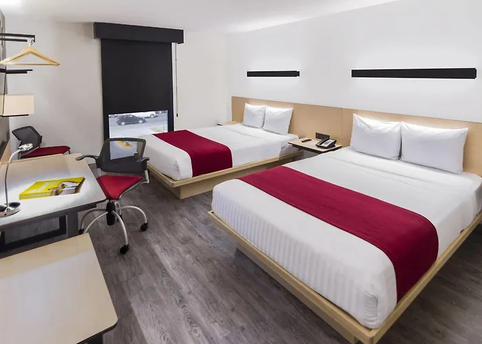Express By Marriott La Raza Hotel 3*